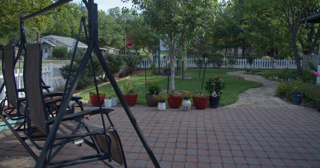 Granbury Gardens Bed And Breakfast Exterior foto