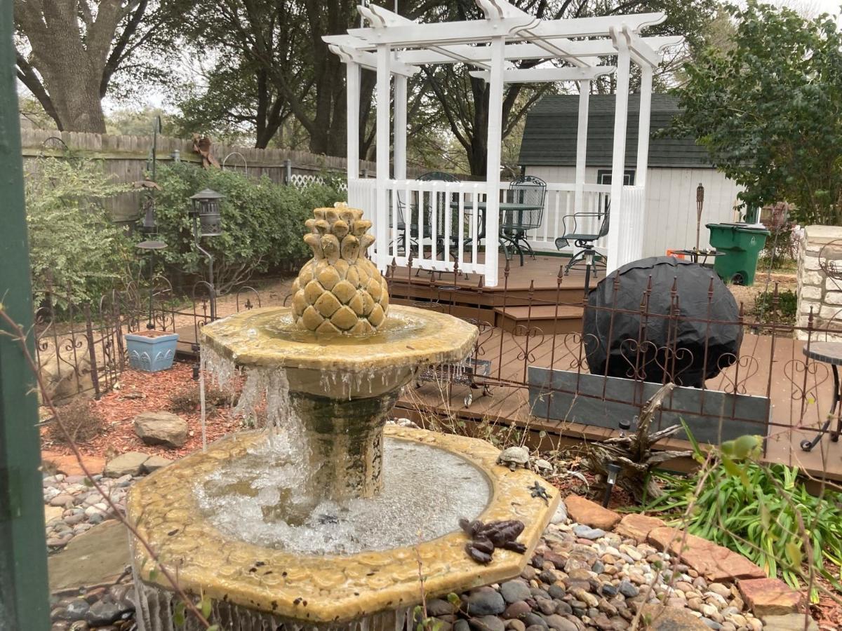 Granbury Gardens Bed And Breakfast Exterior foto